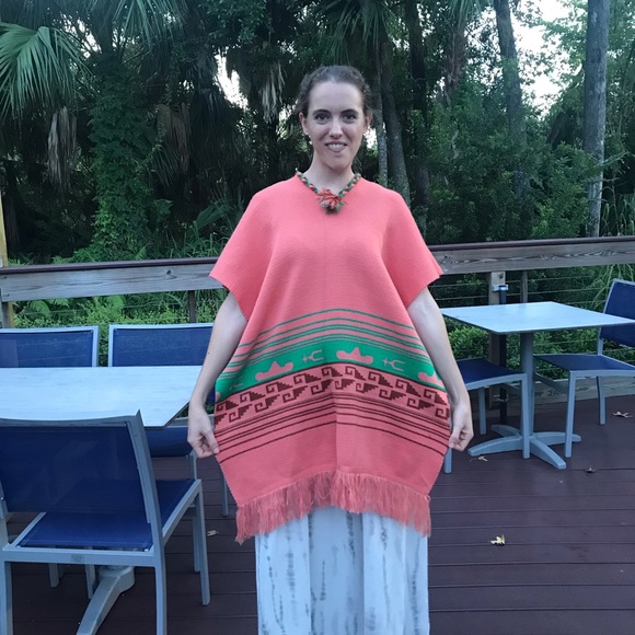 Beautiful Poncho - Picture 5 of 8